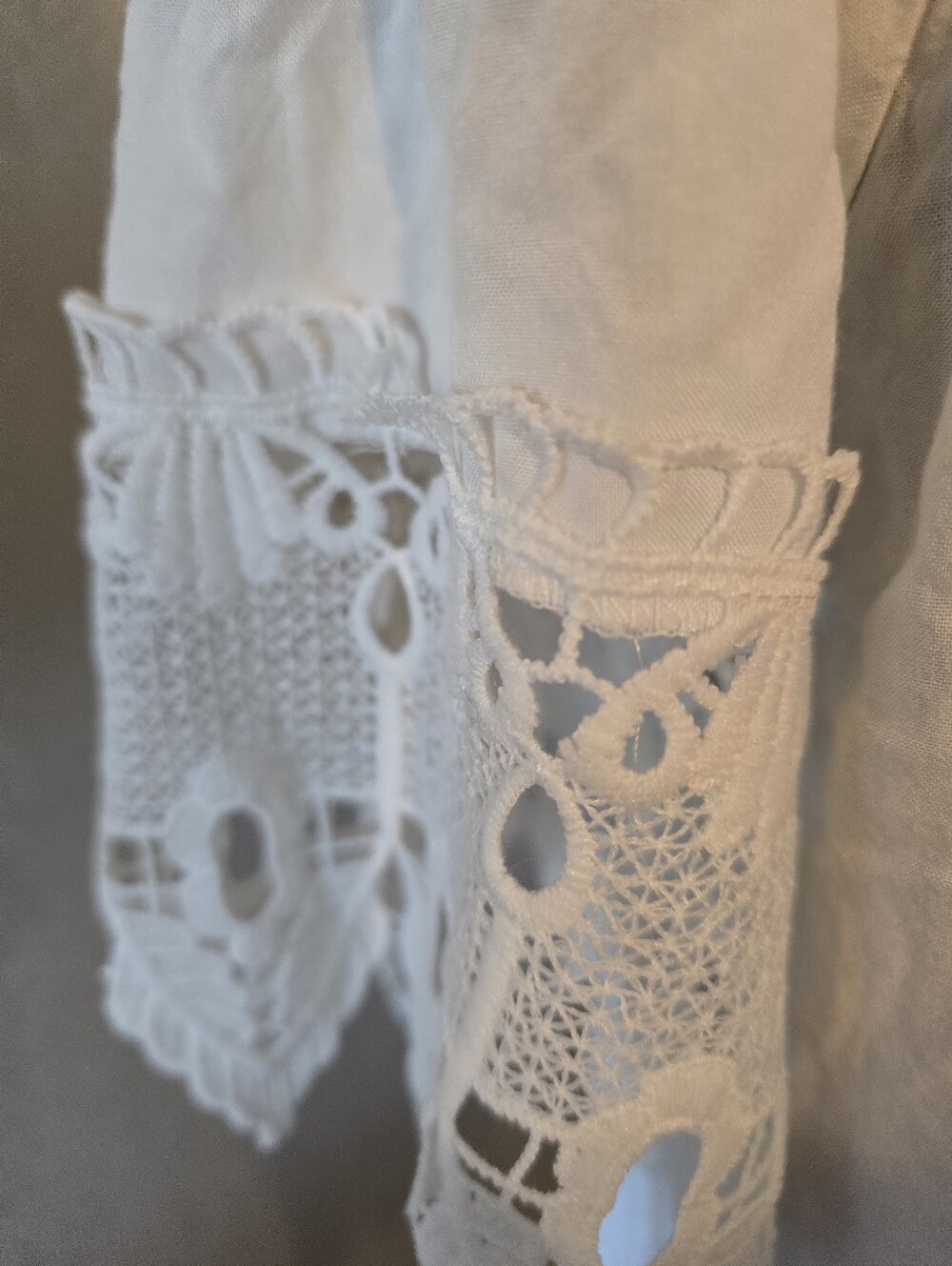 iris Cream Textured Off-White Top with Elastic Neckline - Picture 2 of 3